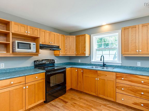 4th image of 174 Prospect Ave