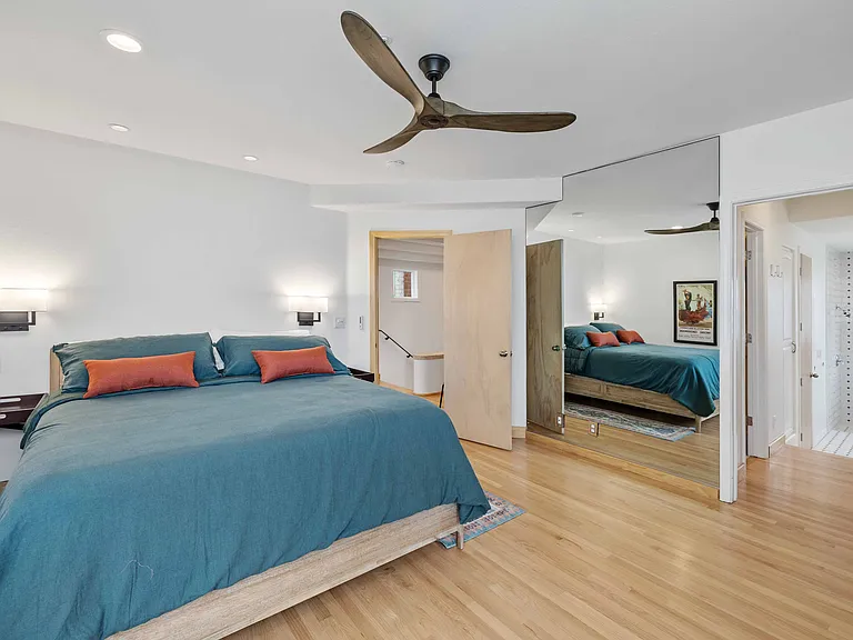 121 Marine Pl — Photo 22