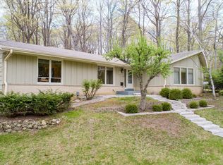 W54N464 Park Cir, Cedarburg, WI 53012