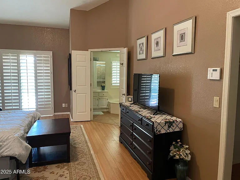 5521 E Paradise Dr — Photo 10