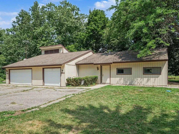 983 Meadowbrook Dr, Mount Pleasant, MI 48858