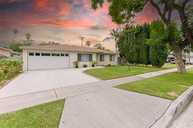 1st image of 830 E Wisteria Pl