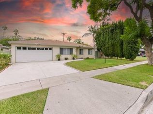 830 E Wisteria Pl, Santa Ana, CA 92701