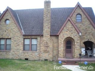 3945 Lewis Dr, Port Arthur, TX 77642