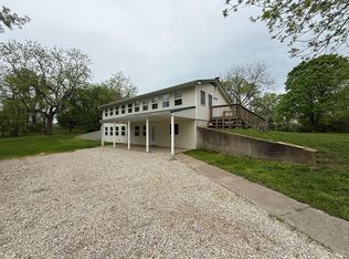 206 Greenridge Rd, Eldon, MO 65026