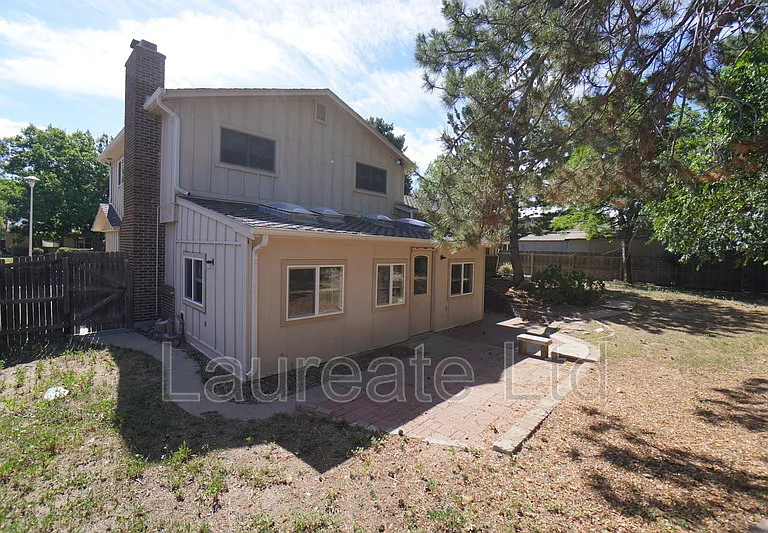 1853 S Oakland St — Photo 29