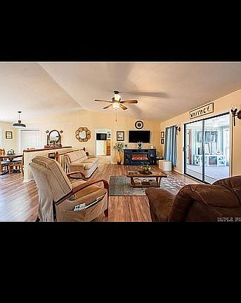 3rd image of 174 Woodlawn Dr