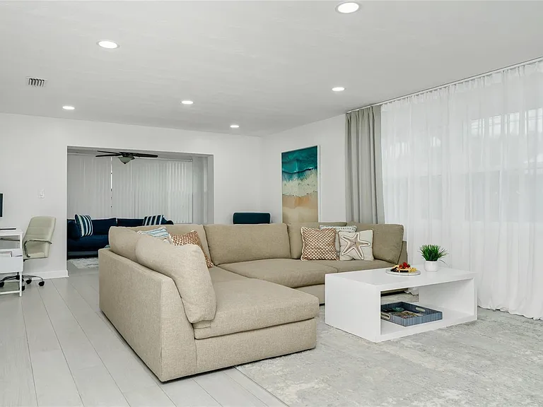 363 Harbor Dr — Photo 4
