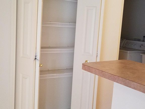 2nd image of 17106 Chesapeake Cir #1