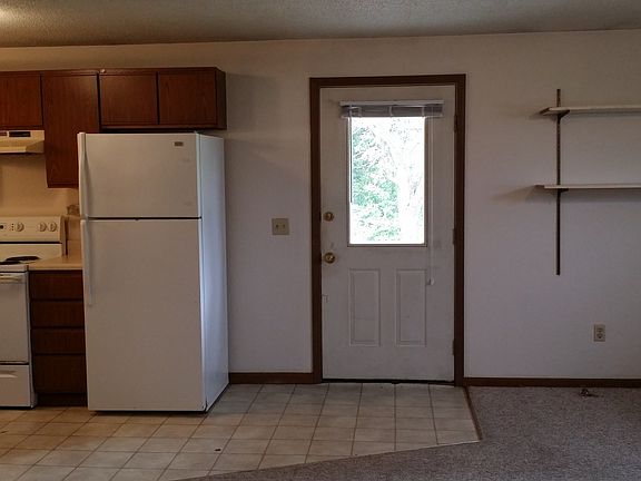 3rd image of 2619 Southridge Dr APT E