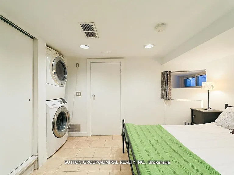 70 Carlaw Ave #BASEMENT — Photo 11