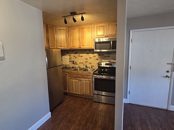 2nd image of 918 S Pennsylvania St #C87390e1d