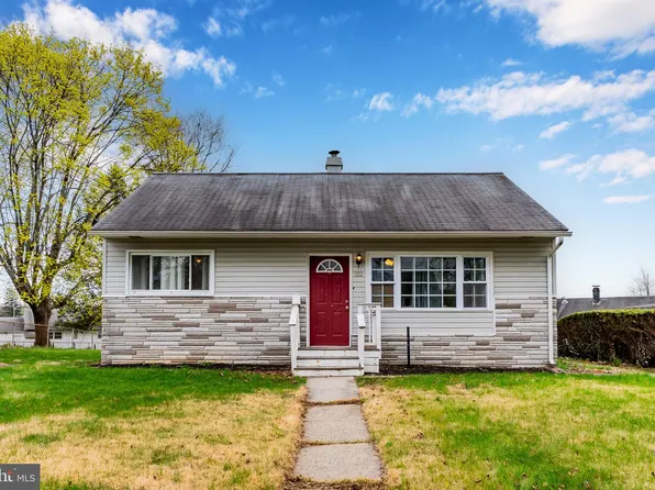 102 Cumberland Dr, Camp Hill, PA 17011