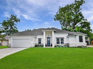 322 S Amherst Dr, West Columbia, TX 77486