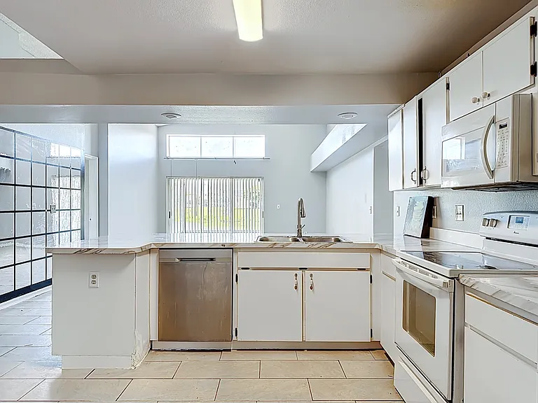 1603 Storington Ave — Photo 11