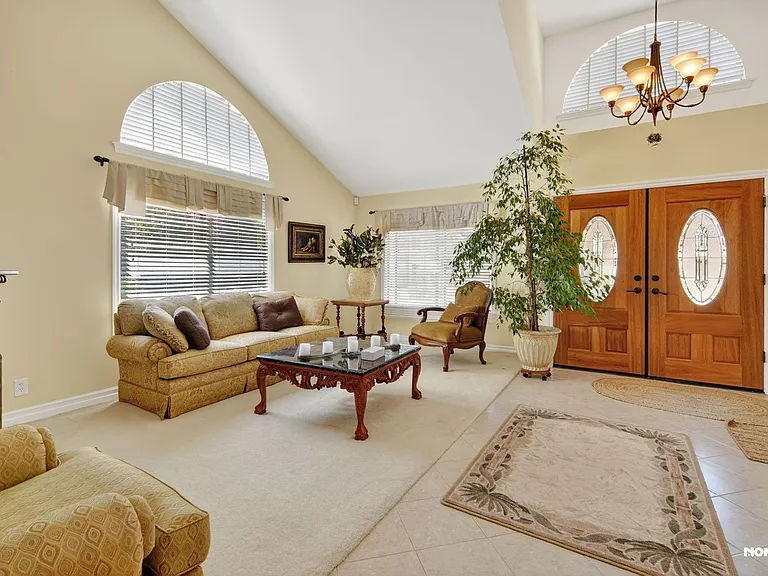 10317 Oak Ranch Ln — Photo 3