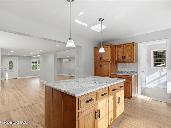 5th image of 1725 W 8th St