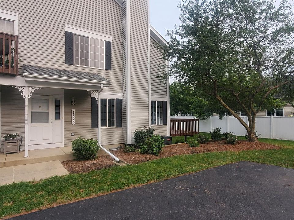 1st image of 1325 Lowell Dr