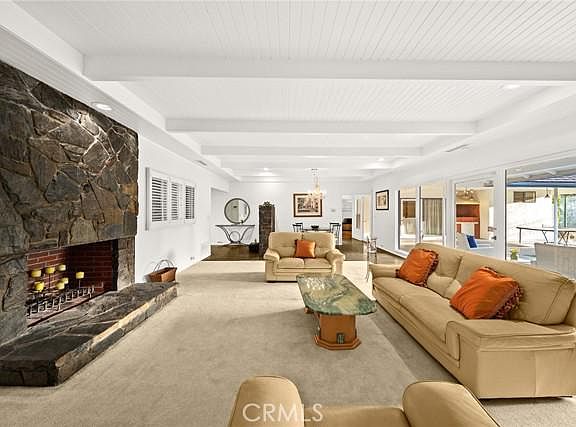 5th image of 2275 S Oak Knoll Ave