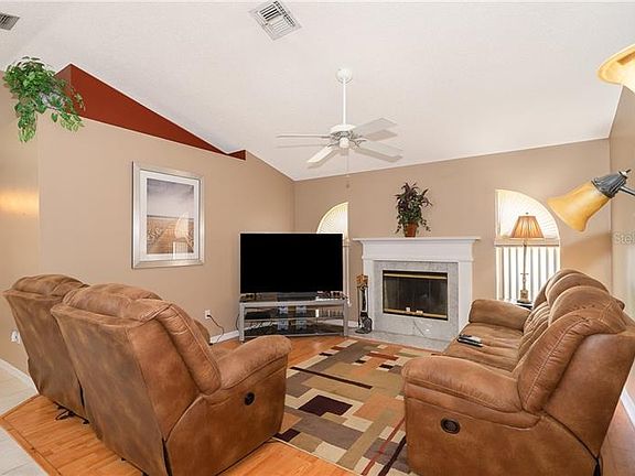 4th image of 713 Crooked Creek Dr