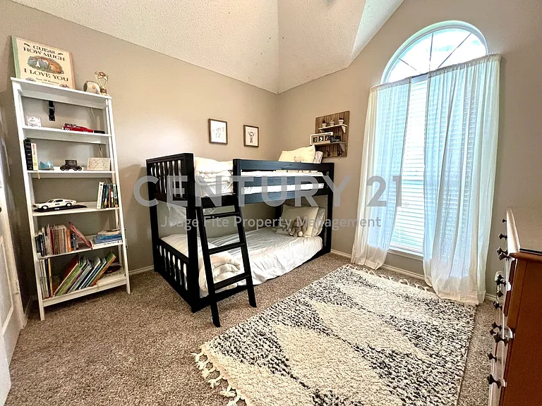 11413 Huntington Rd — Photo 8
