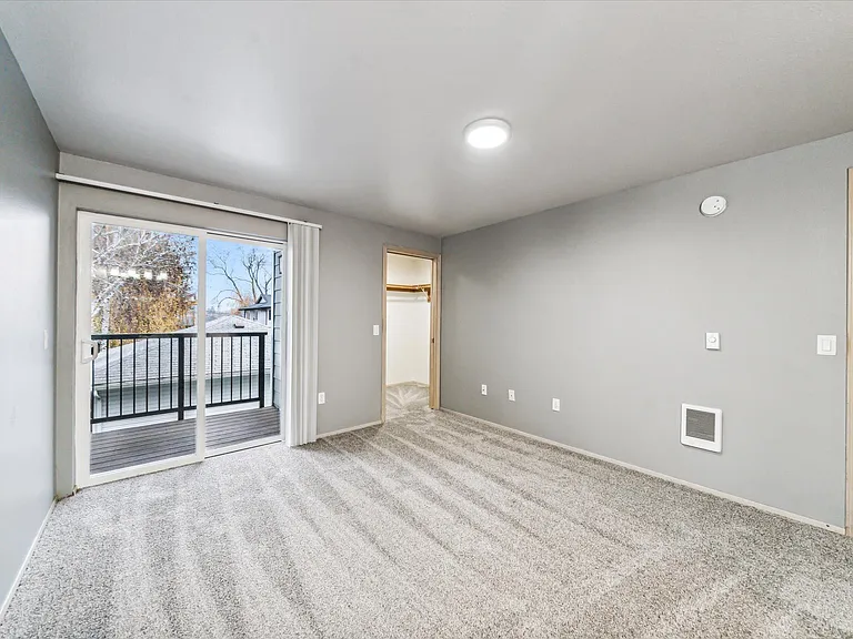 Oak Park Village Apartments — Photo 19