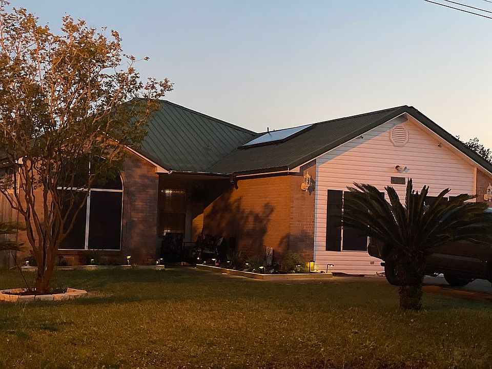 1st image of 499 Cypress St