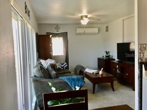 3rd image of 4572 Bayano St