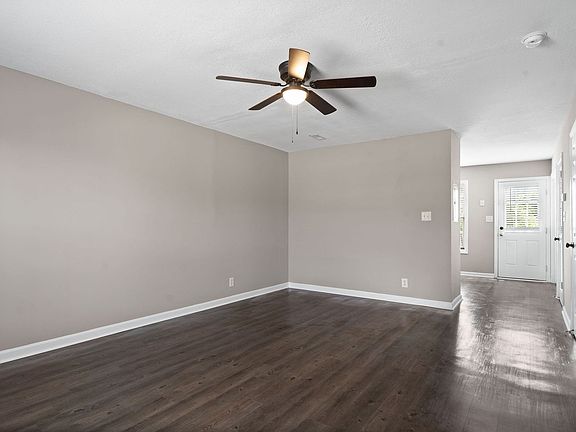 3rd image of 504 Patriot Park Ct Unit B