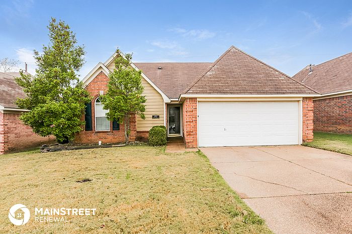 1st image of 6930 Country Walk Dr