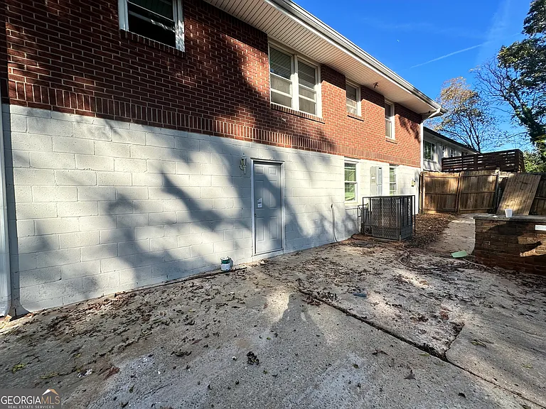 1865 Vicki Ln SE — Photo 1