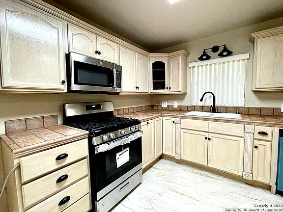 4th image of 106 SULLIVAN DR