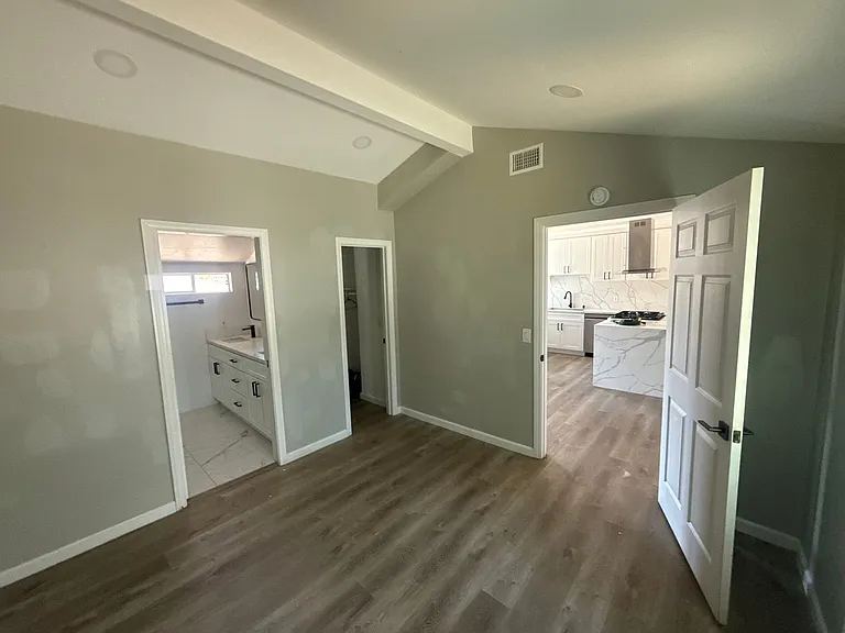 6353 Malcolm Dr — Photo 10