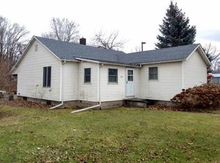 1132 E Caro Rd, Caro, MI 48723