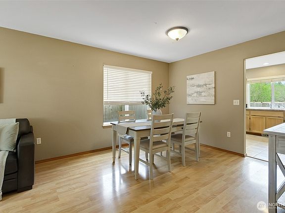5th image of 2940 Westside Drive NW