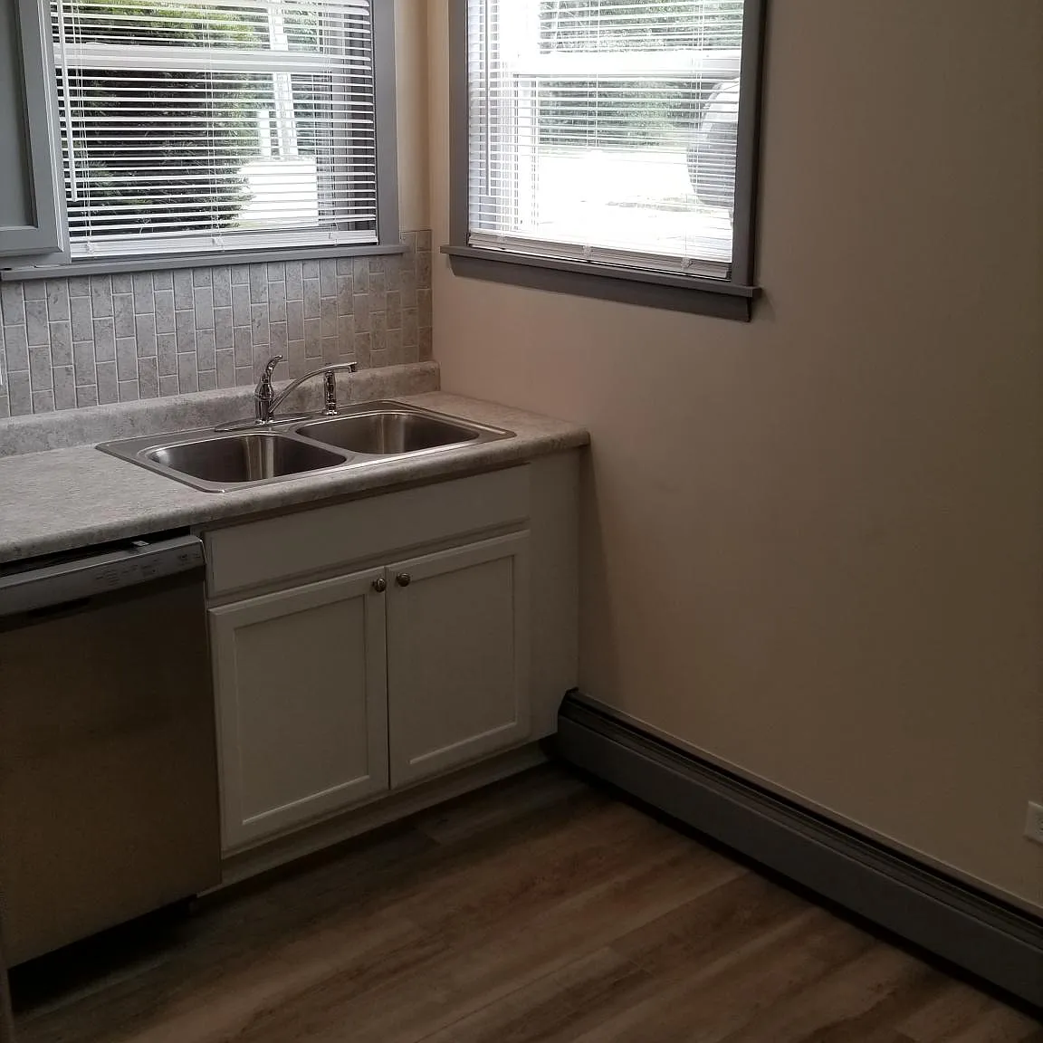 1 bed, 900 sqft, $1,550 — Photo 3