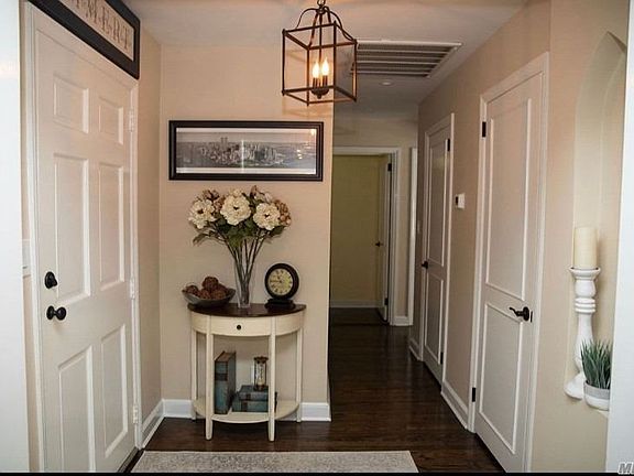 4th image of 5 Meadow Ln
