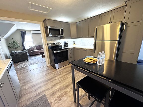3rd image of 2415 S 8th St #2415