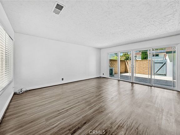 2nd image of 29616 Oakwood Ct