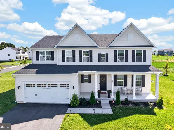 406 Crenata Dr, Honey Brook, PA 19344