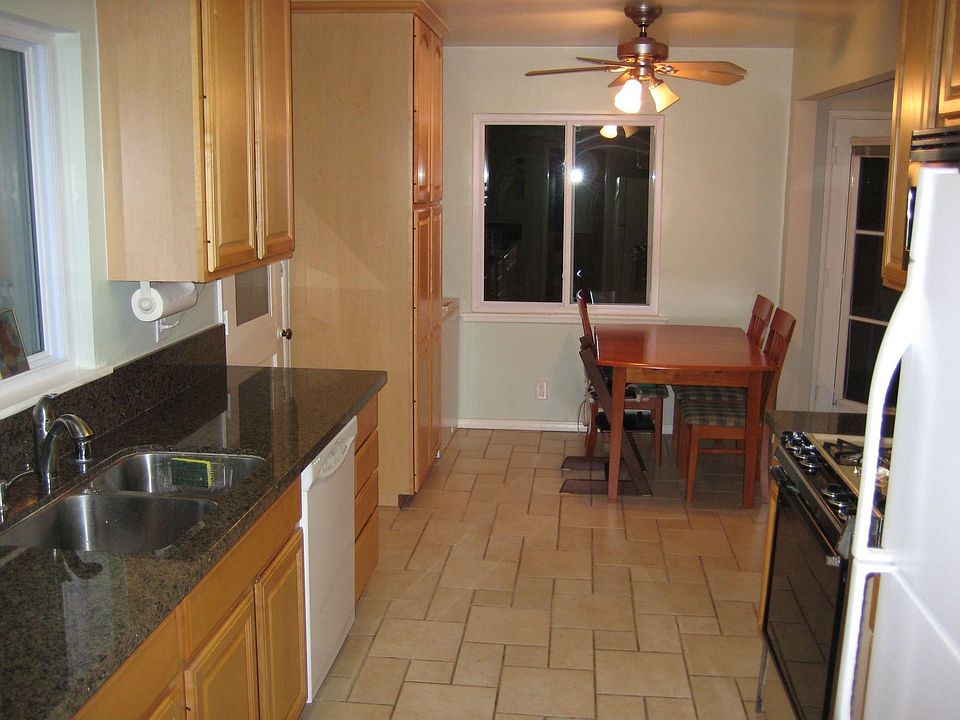 1st image of 415 Tamarac Dr