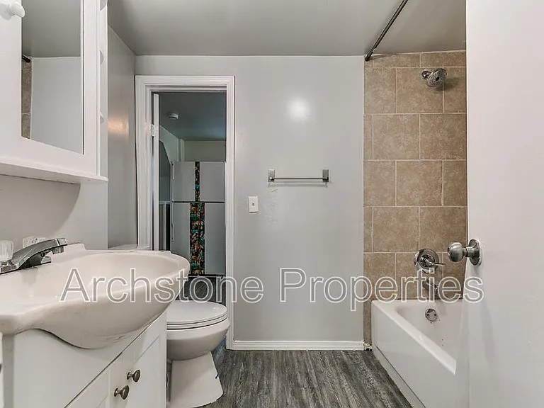 1233 N Grand Blvd — Photo 18