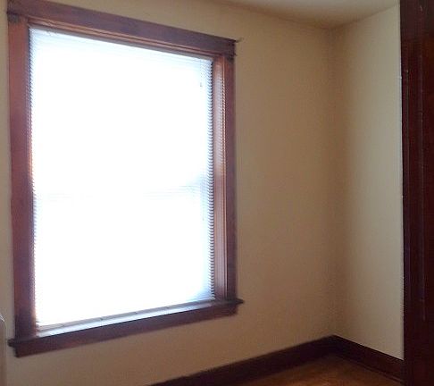 3rd image of 4421A Michigan Ave