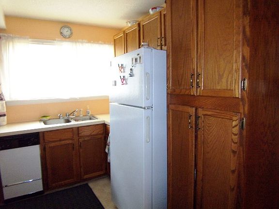 4th image of 425 N Norman St