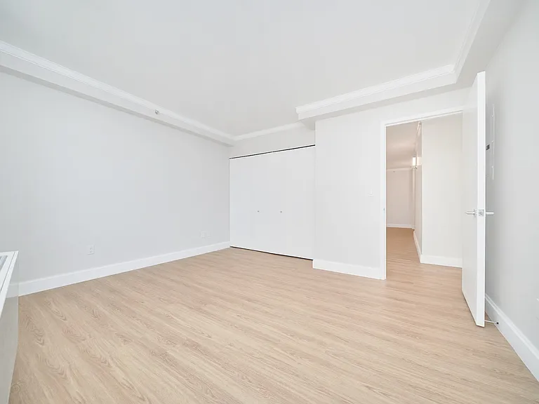 140 Riverside Blvd #1209 — Photo 11