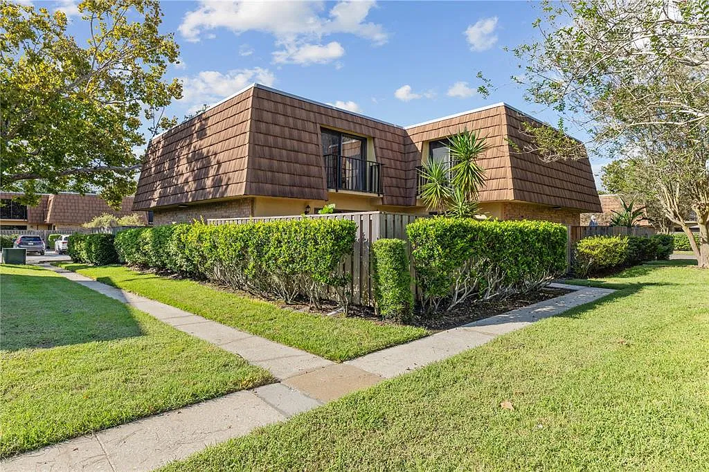 2 bed, 2.5 bath, 1285 sqft, $2,000 — Photo 4