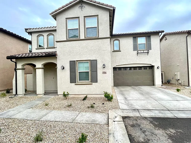9906 E Texas Ave — Photo 2