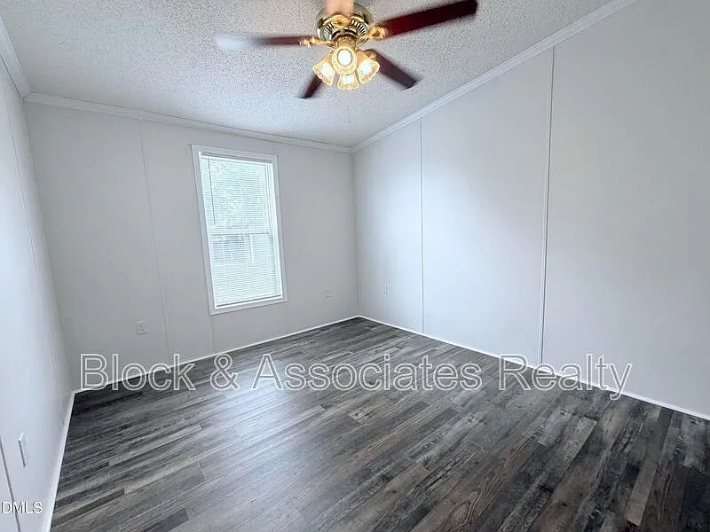 4 bed, 2.0 bath, $1,900 — Photo 4