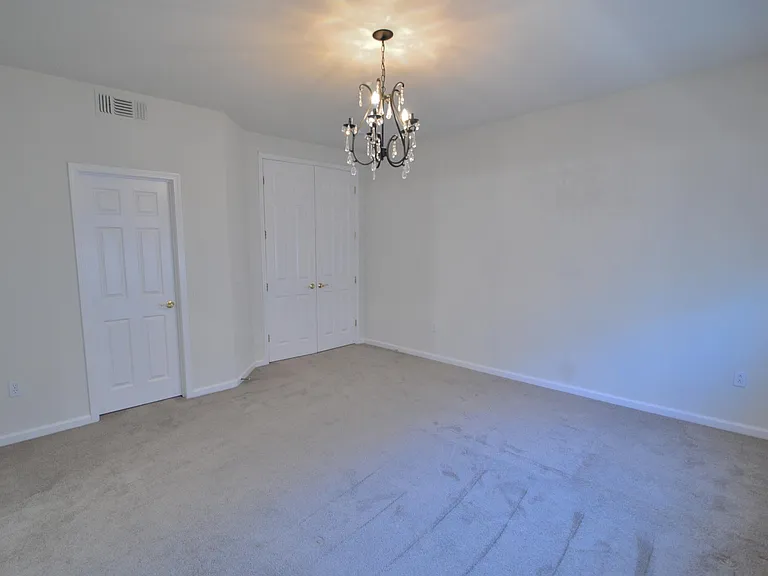 4242 Fitzwilliam St — Photo 8