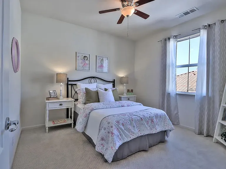 1933 Silva Pl — Photo 13